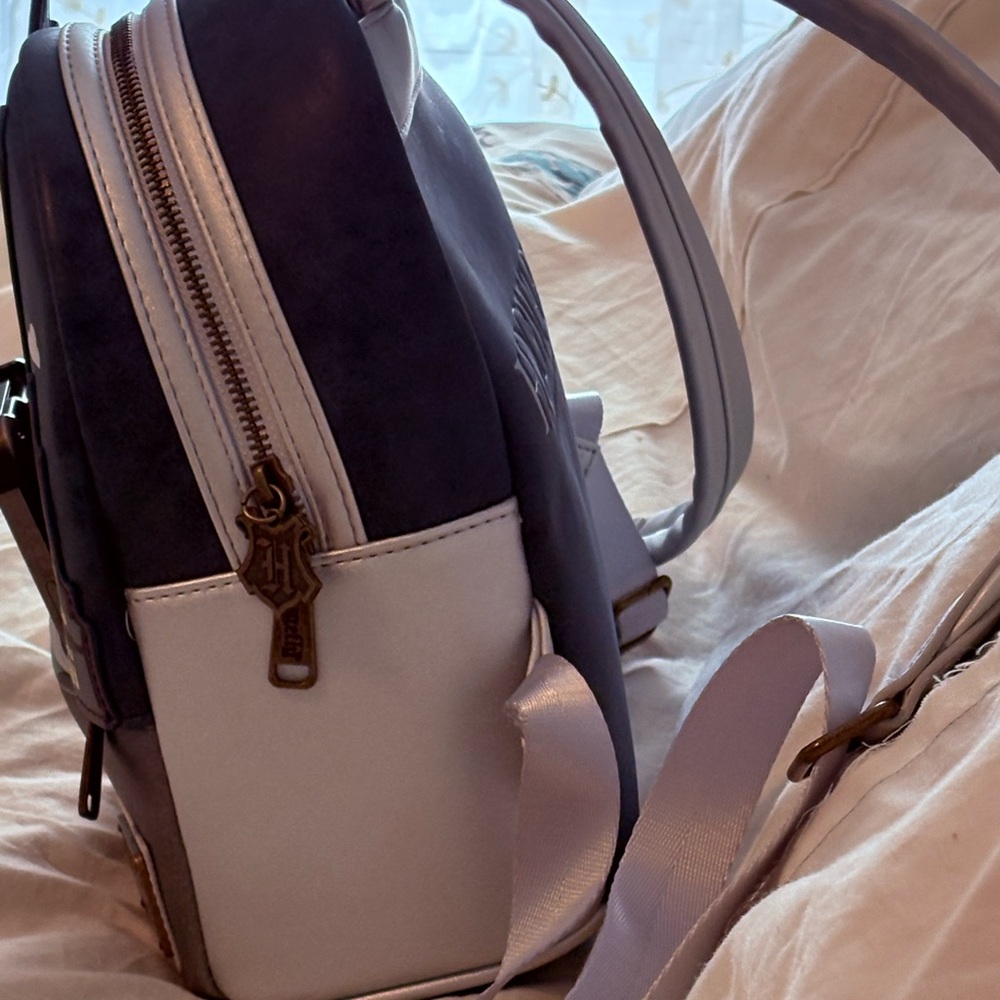 Loungefly Gray Cityscape Backpack - image 3